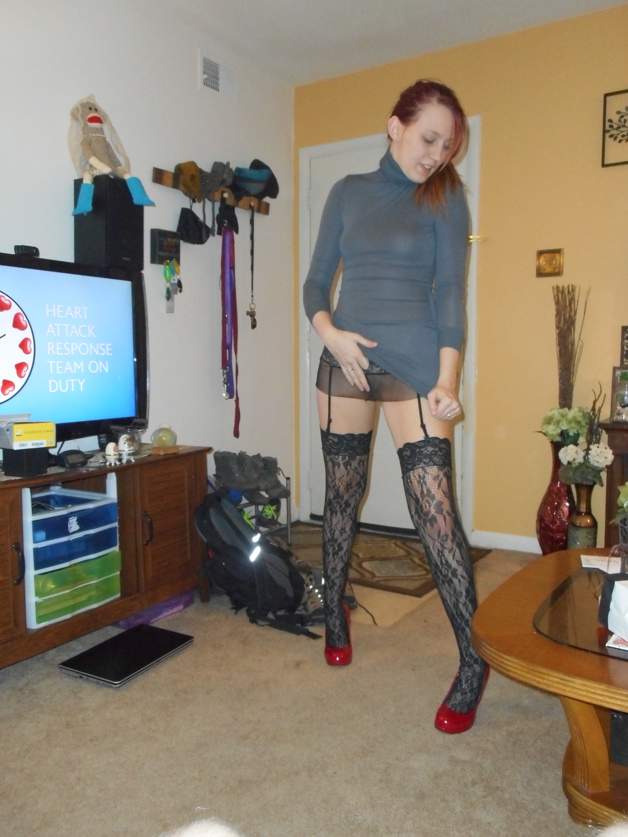 amateur-indiana-hotwife-piper:  Me, Piper! Follow me and leave me nasty comments.