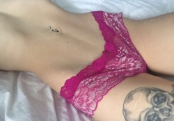 ialienslut:  cummbunny:  lace panties are the best panties 