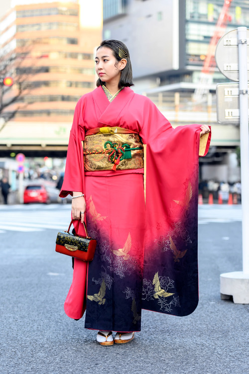 tokyo-fashion:Traditional Japanese furisode kimono on the streets of Shibuya, Tokyo on Japan’s Comin