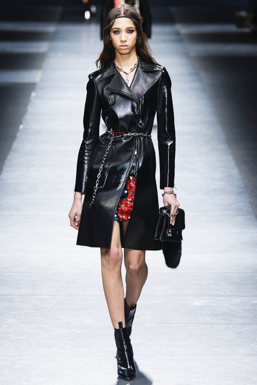 couture-day:    Fall/Winter 2016-17 Versace    