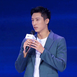 johnny huang at the honour’s new product launch conference(jul 23, 2019)