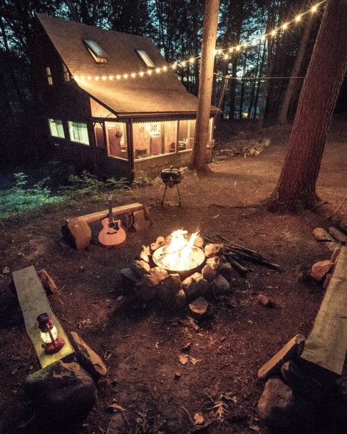 oldfarmhouse:Summer nighthttp://instagram.com/thecabinchronicles/