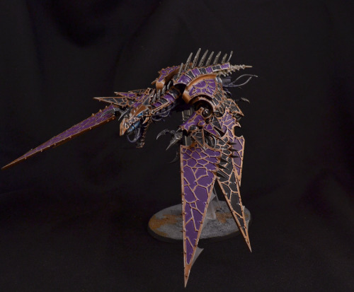 theamazingalexander:  bdogstudio:  Chaos Space Marines - Heldrake  I want this.Can I please have it 