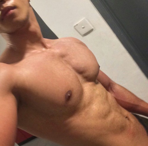 raqibaziz: Anasdz.. #Malaysiahunks #abangsado #gaymalaya