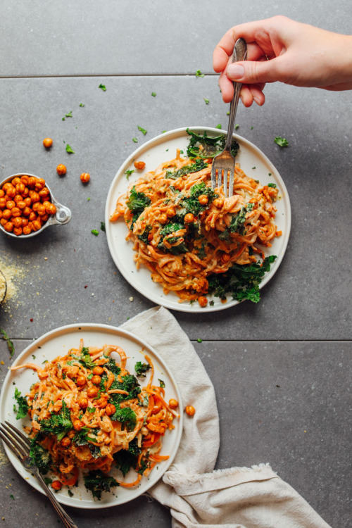 guardians-of-the-food:Garlicky Sweet Potato Noodle Pasta