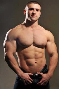 edcapitola2:  thorspage:  DAMN NICE CHEST….WOOF WOOF !!!!!!!!!!!!!!!!!!!! Thor’s Page  Follow me at http://edcapitola2.tumblr.com