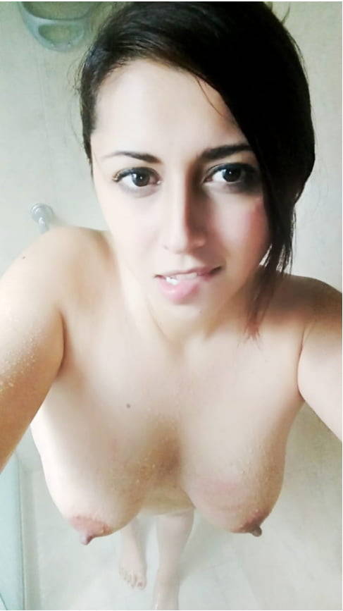 boobs-n-bras:zerofiveonezero-blog:zerofiveonezero-blog:zerofiveonezero-blog:Big juicy tittys 🤤Yes, she is GORGEOUS and her boobs… OMG 😍😍😍