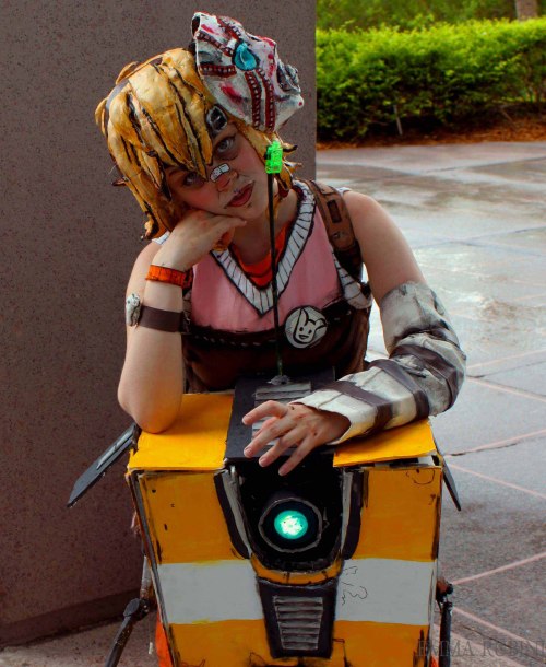 Tiny Tina cosplay from Borderlands 2Everything made by meClaptrap also talks!Photos by Bert Rubini, 