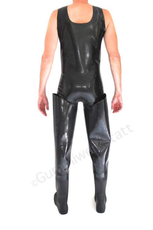 A pair of waders, made out of 100% Rubber, without any lining!Pure rubber for you - nothing else! Av