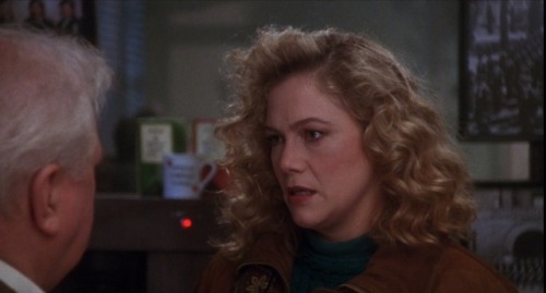 V.I. Warshawski (1991) - Charles Durning as Lt. Mallory Charles Durning in the 90s. Dare I say, he&a