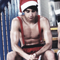 whisles:  arianaggrande-blog: Merry Christmas!  hell yes