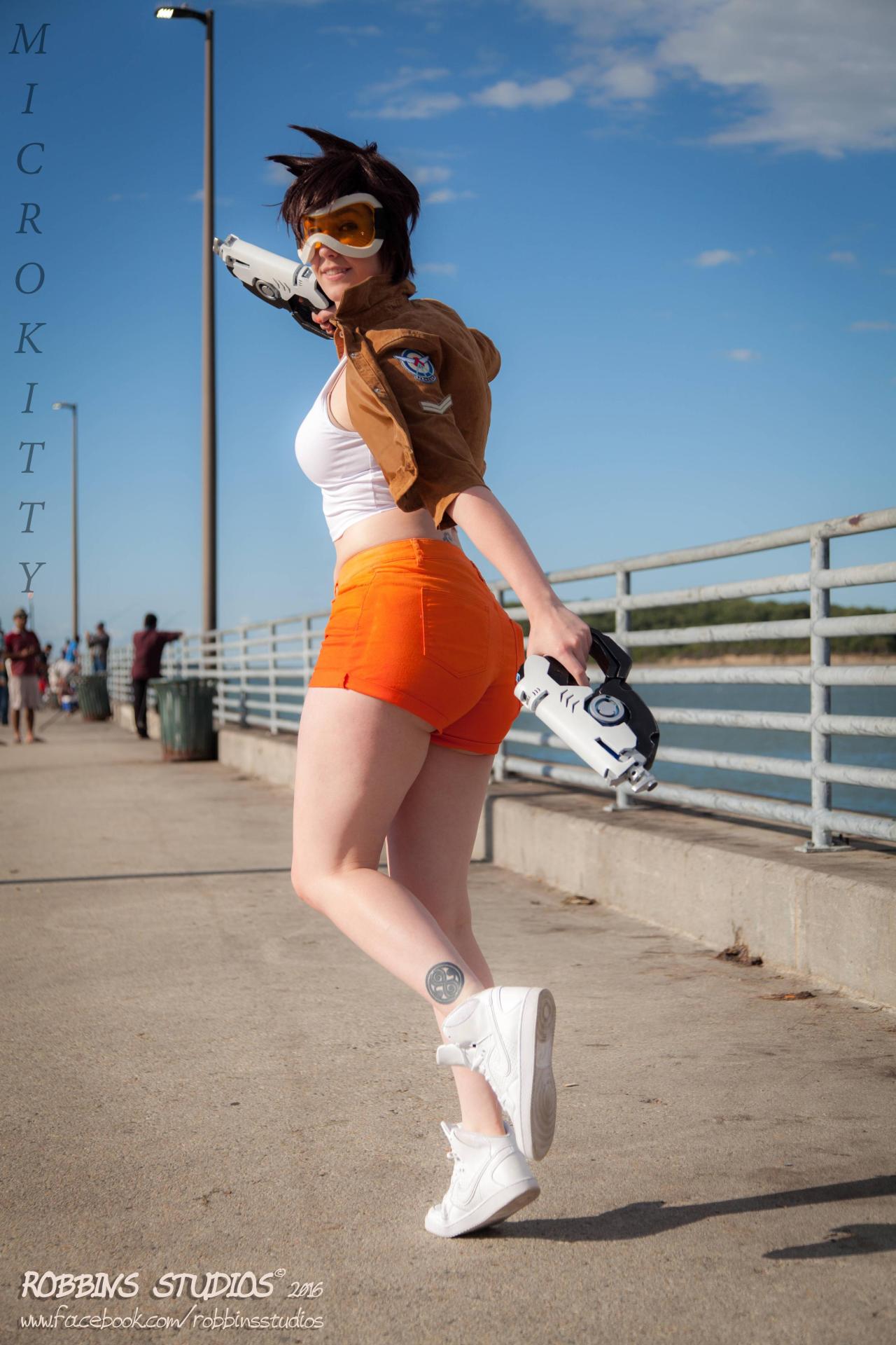 I asked reddit gets drawn to draw my Tracer costume! &lt;3check me out on facebook! 
