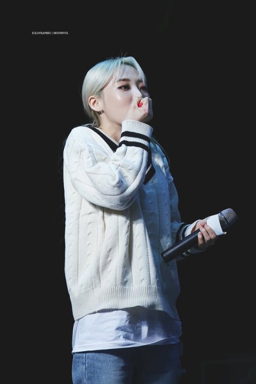 fymoonbyul: 190331 Sangam Fansign© love apres (do not edit)