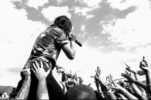 phocals:  Vic Fuentes (x x) 