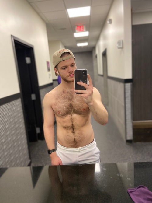 areallygaybee:Seth can feel his oats a little adult photos
