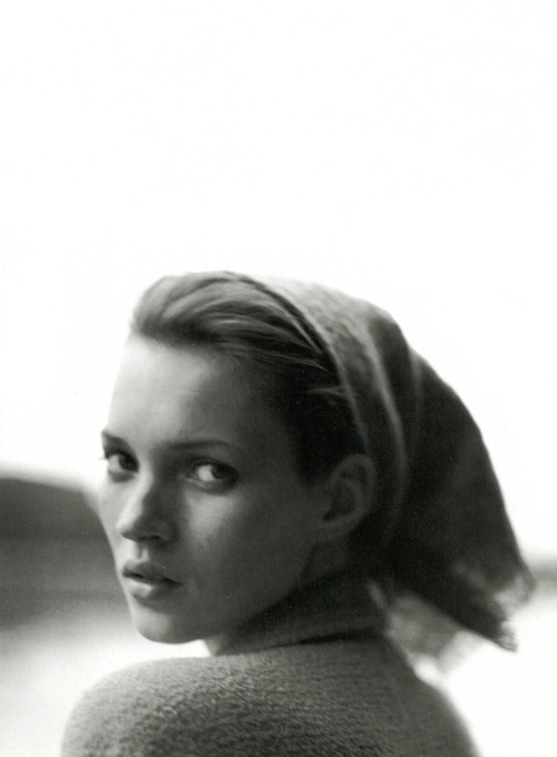 willyegang:
“ Uno Stile: Kate Moss photographed by Juergen Teller for Vogue Italia, October 1995.
”