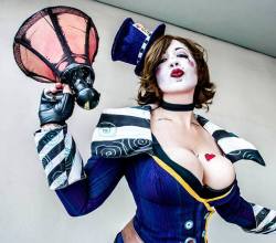 foodandcosplay:  bellechere:  randomredux:  BelleChere as Mad Moxxi, Borderlands 2!  &ldquo;Did I promise you a show, or didn’t I? Who loves you, and who do you love?”  Please say I can get to see this over the weekend at NYCC? 