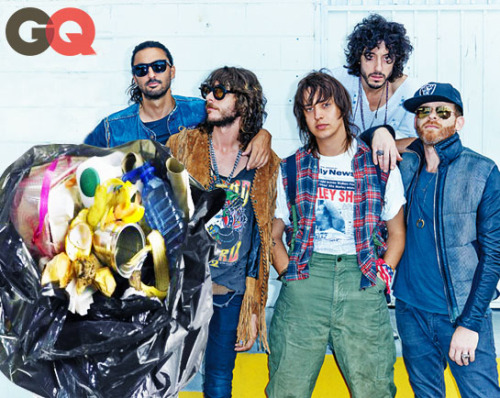 gay-etc:whoa look at this great picture of the voidz i just found