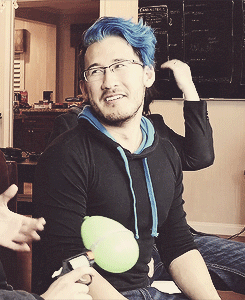 ianhecoxhasabowlhaircut:  x