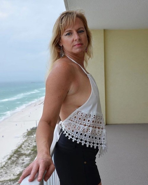 old-hottest-woman: ChristineImages: 46Looking for: Men/WomenSingle: Yes.Home page: HERE