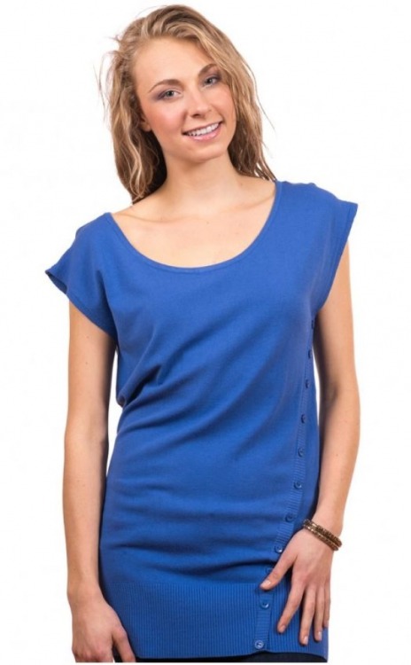 Our classic, short sleeved pullover is jazzed up for spring with extra thick ribbed hemline and butt