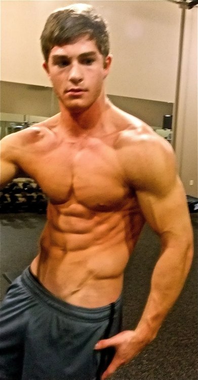 prestidigitasn:  Alex Santaniello Home Page   |    Male Models Tags    |   Archives
