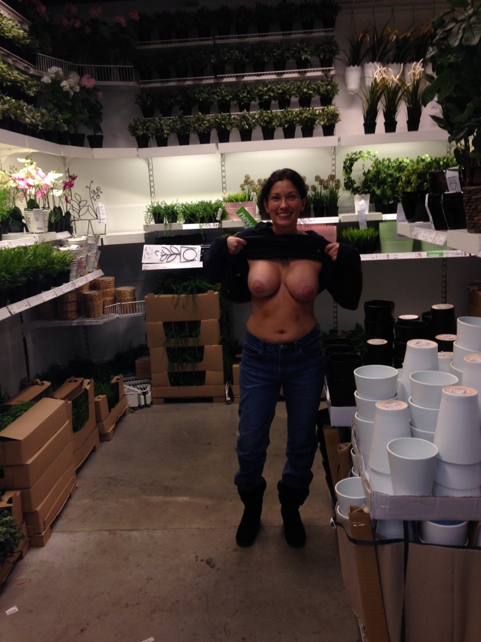 People of WalMart Flashing nudity
