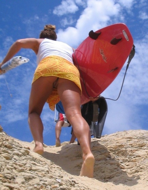 SEND ME YOUR UPSKIRT CREEPSHOTS! 100K FOLLOWER