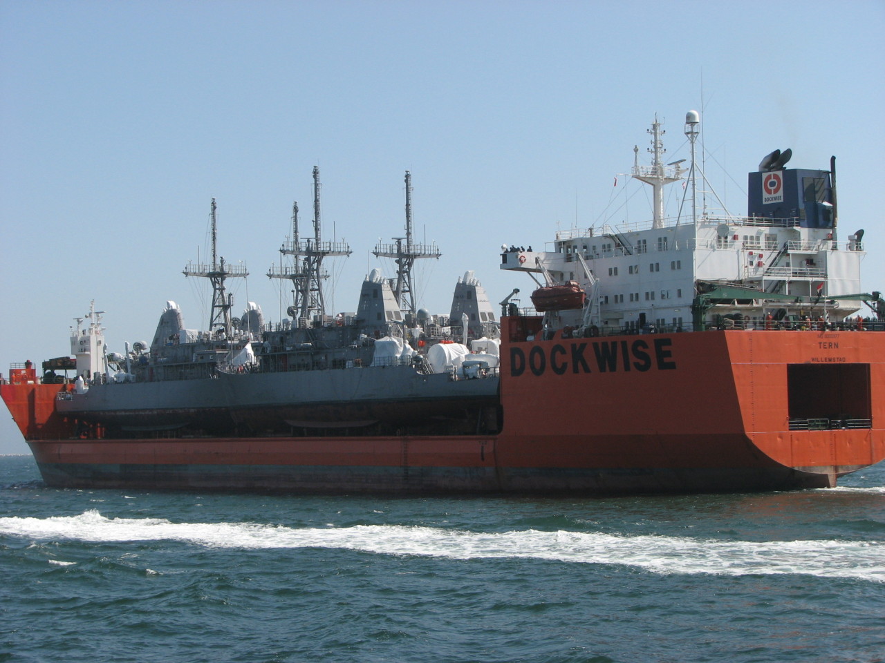 enrique262:  The semi-submerging heavy-lift ship, also known as ships that ship