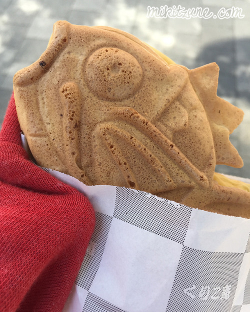 zombiemiki:I went to go eat Magikarp Taiyaki in Akihabara!It’s available in three flavors: red bean,