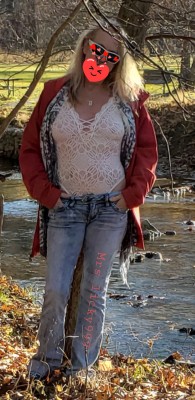 :Lace is even fun to wear on a hike!That’s a sexy damn hiking outfit!!! 🔥🔥