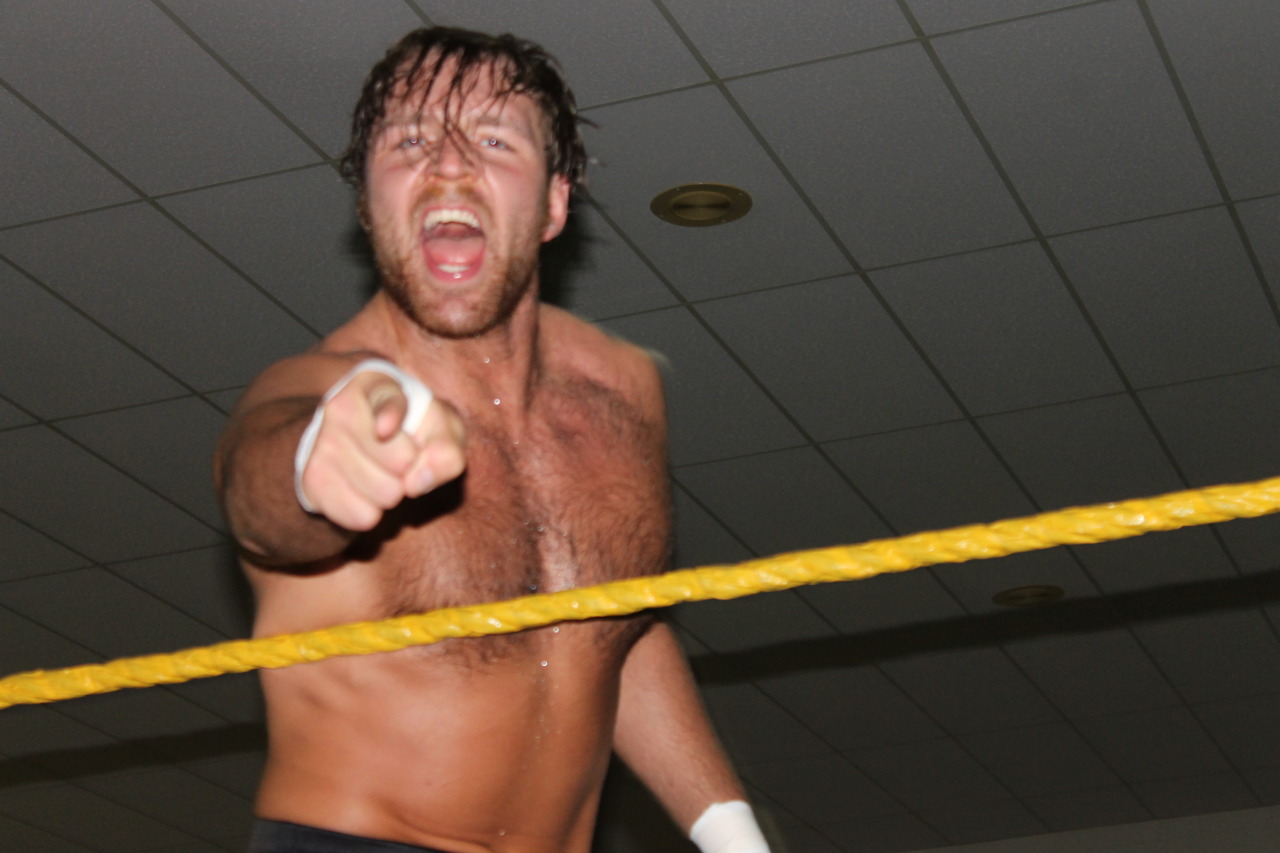 id-rather-be-in-ambrose:  rwfan11:  ….I think he wants you to get on your knees