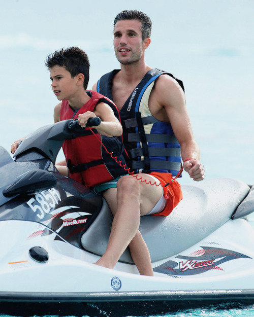 - Robin van Persie with his Kids in Barbados 2014