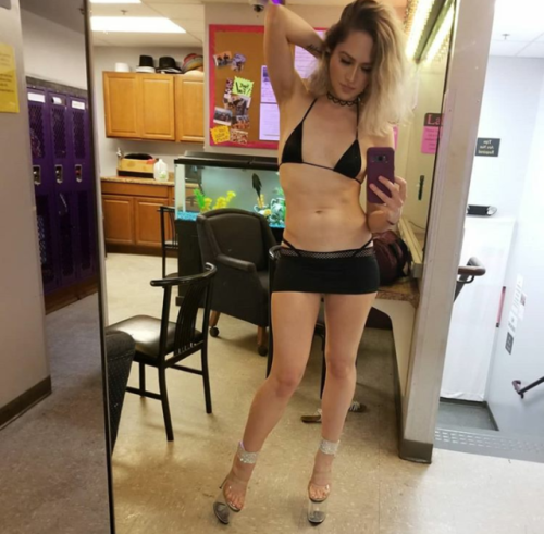 stripclublockerroom:https://www.instagram.com/ladypondd/