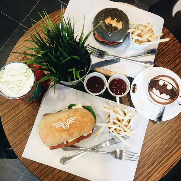 ultradude13:  (via DC Superheroes Cafe)  If only this cafe was in the United States!