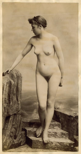 Jean-Marie Cañellas: Woman on steps, ca. 1890 