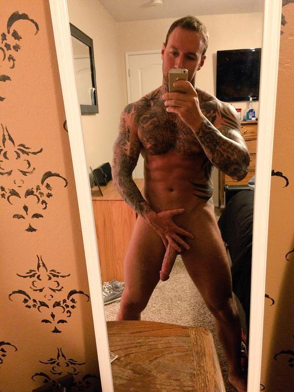 ginger-kicks:  Take them selfies.