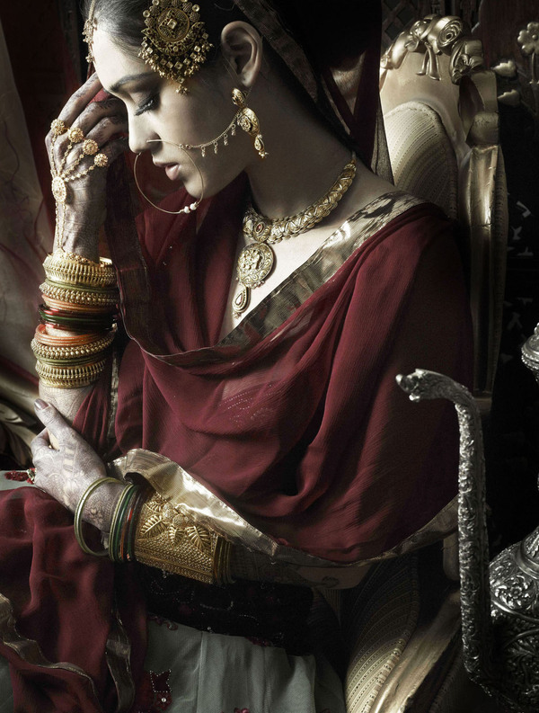 sirensongfashion:  Tanishq Wedding Collection NIKAH Print campaign for Tanishq brand