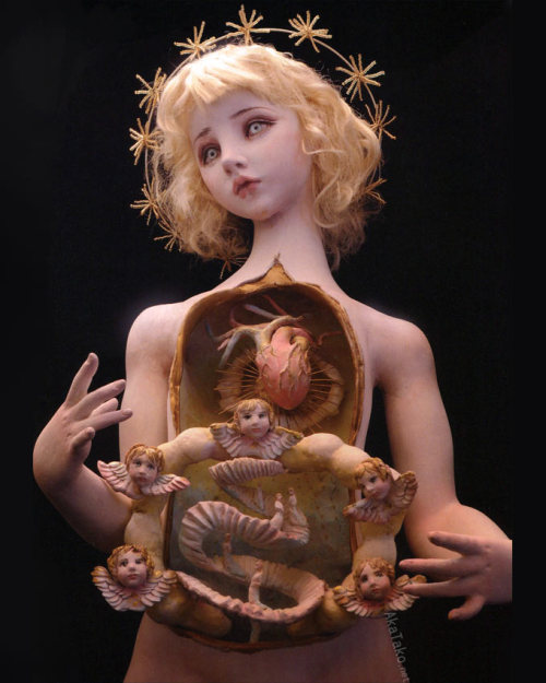 PARADISO doll was handmade by Mari Shimizu in 2012. Photo printed in her 2016 book &ldquo;Wachtraum&