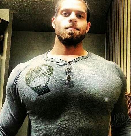 manpex:  blkbugatti:  strgblkm:  Nipz  Big nips  http://manpex.tumblr.com/Home of MAJOR pectoralis majors