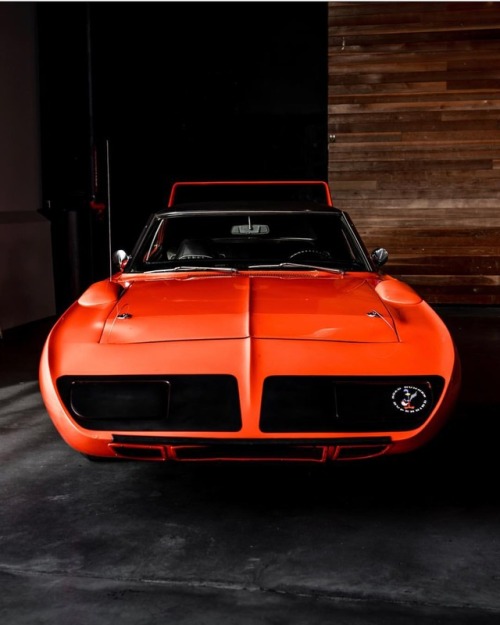 musclecarspics: @zuumy | ‘70 Superbird |#musclecarspictures #v8 #follow #goodtimes #musclecar #class