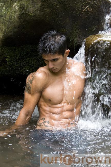 dem-kane-tho:  agentjr7:  aworldofmenz:  A World of Menz  How many fucking abs does
