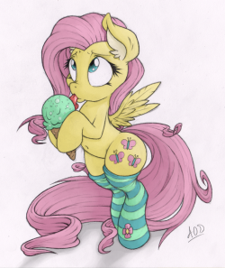 madame-fluttershy:  Colour In Fluttershy