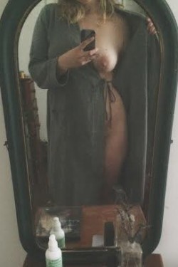 chubby-bunnies:  22, size 12  Caught myself in the mirror while changing this morning, felt beautiful ❤️   Very beautiful. Thank you.