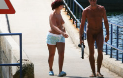 mixedgendernudity:  nudist couple walking