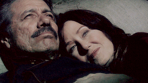 nervouspearl: December 3    └  Roslin/Adama Christmas calendar