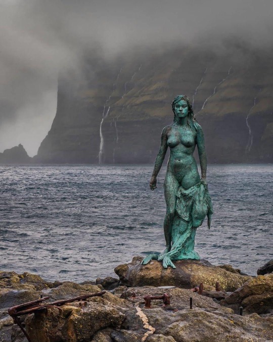 waterseawitchcraft:Selkie/sealwoman statue in Mikladalur, Faroe Islands