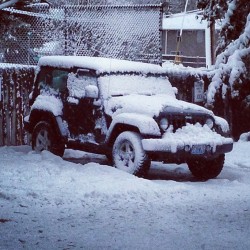 stuartdmt:  Almost ready to go. #jeep #snow #iphoneography #stuartdmt   Only in a Jeep!