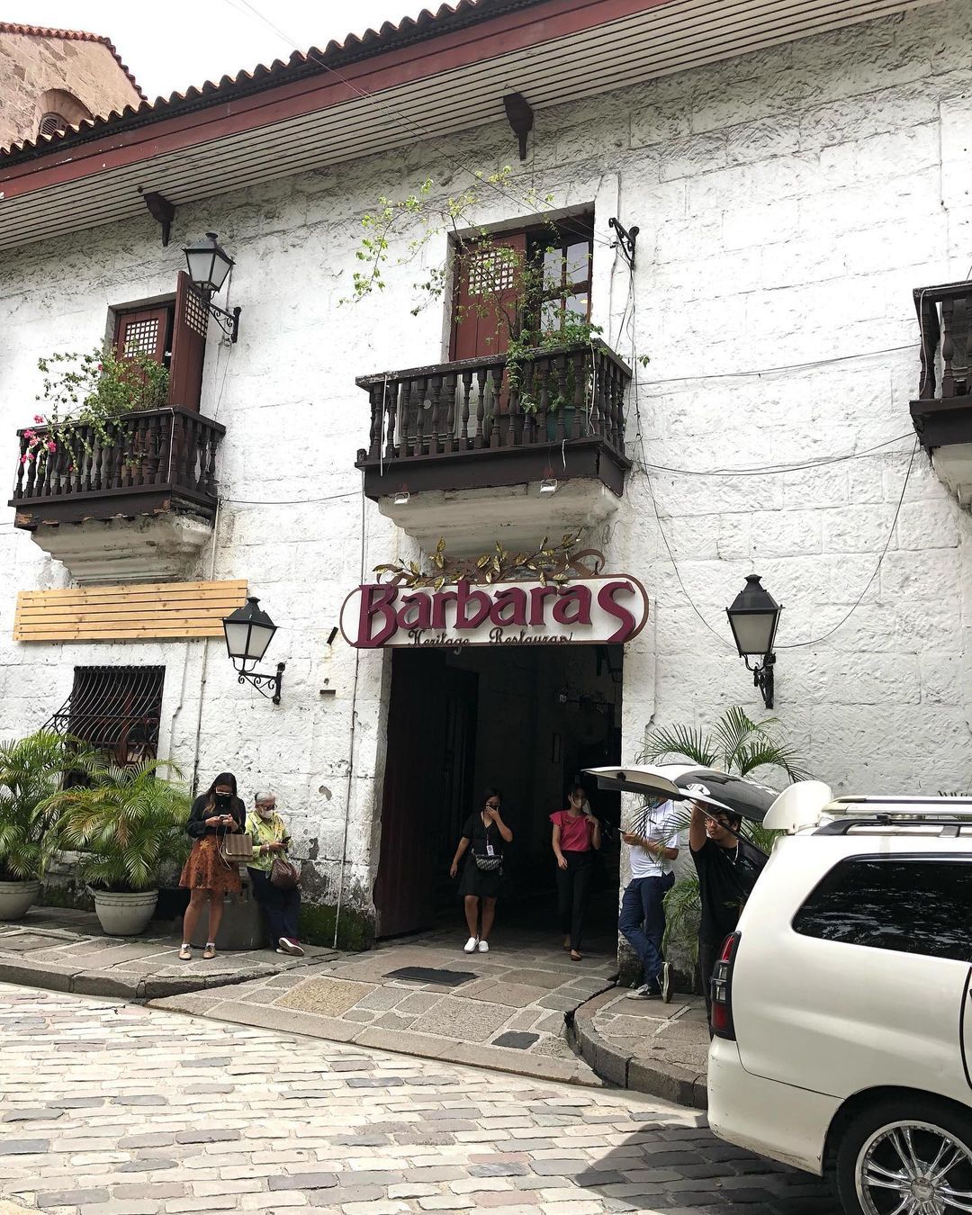 Intramuros! Memories of Old Manila. ⛪️
#intrmurosmanila🇵🇭 #barbarasheritagerestaurant #oldmanilanostalgia #heritage #restaurant #spanish #flonaguit #architects #eatsmorefuninthephilippines (at Barbaras Heritage Resto...