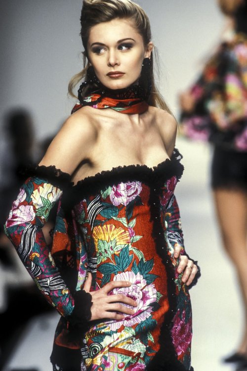 Louis Feraud - Haute Couture Fall/Winter 1993-1994